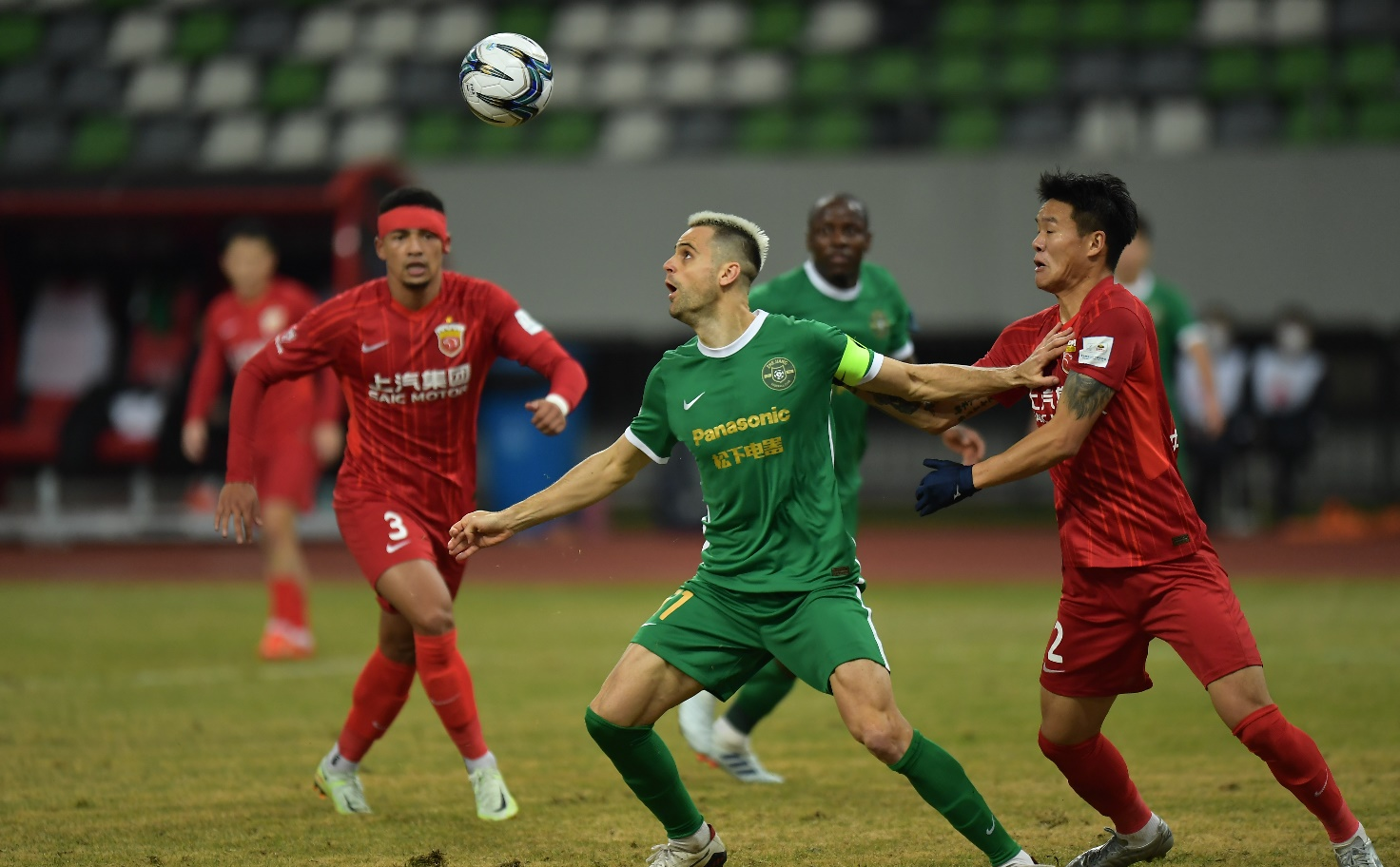 开云体育app-关于足总杯集结日走向成谜，广州队队长鼓劲，话题不断，训练强度明显提升的信息-开云体育app