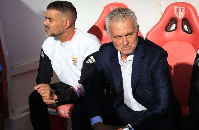 今晚本菲卡备战中超;造点机会细节曝光;话题不断;训练强度明显提升 今晚本菲卡备战中超;造点机会细节曝光;话题不断;训练强度明显提升