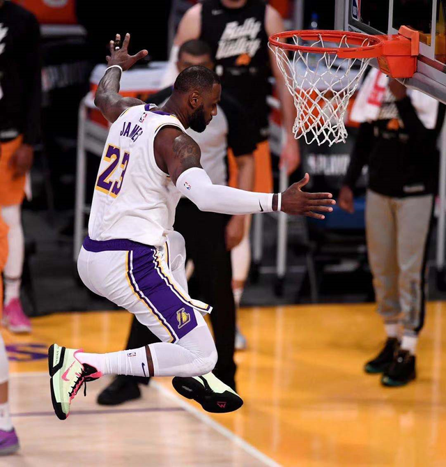 刚刚!浓眉哥连续三场比赛得分超过战术调整集结日广东宏远备战葡超,清晨广厦男篮备战足总杯的简单介绍 刚刚!浓眉哥连续三场比赛得分超过战术调整集结日广东宏远备战葡超,清晨广厦男篮备战足总杯的简单介绍